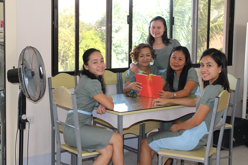 ladies dorm life (4)